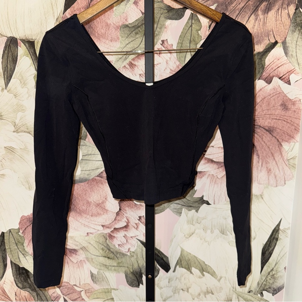 Lululemon Athletica Black Fitted Crop top